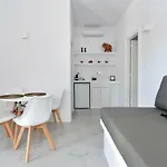 21 Luxury Apartamento Naousa